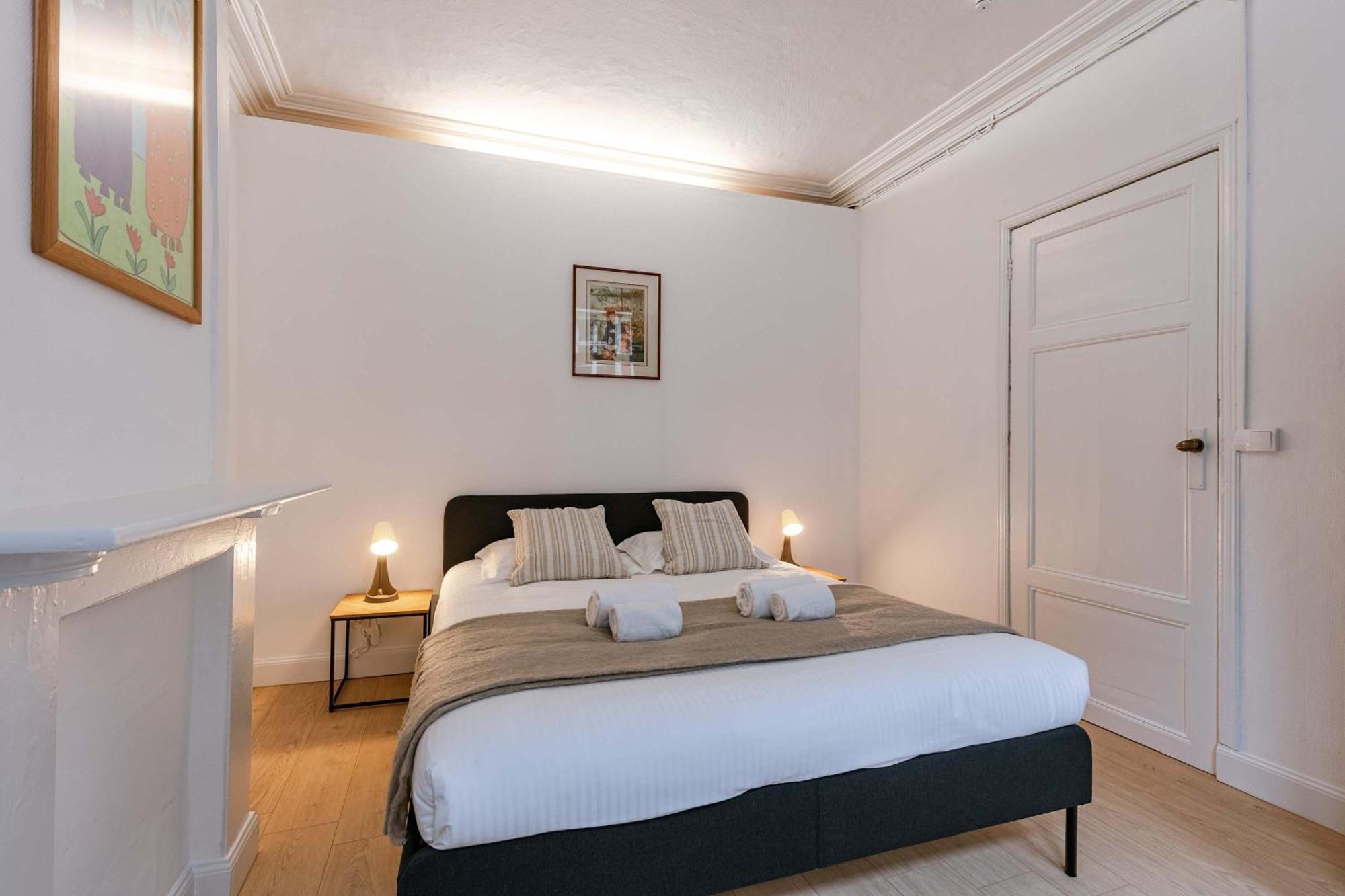 Huswell - Charming In The Heart Of *
