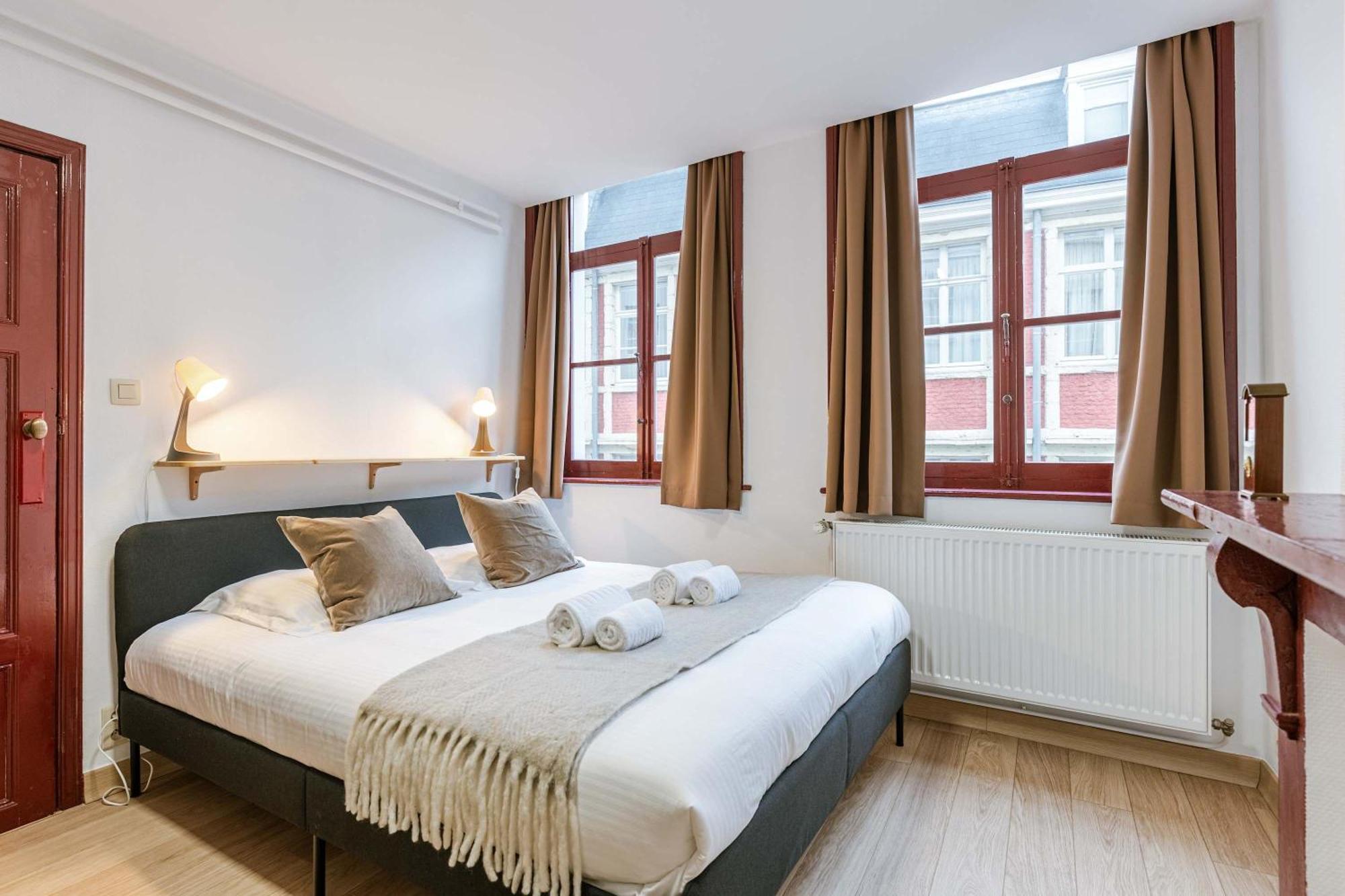 Huswell - Charming In The Heart Of * Gent